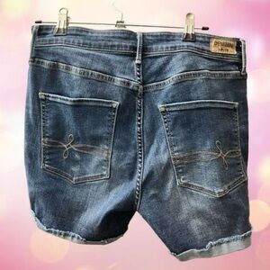 Denizen from Levi's size 8/29 women’s jean shorts